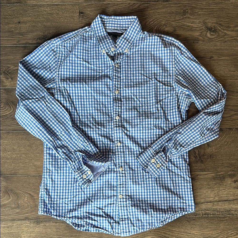 Banana Republic Blue and White Casual Button Down Shirt